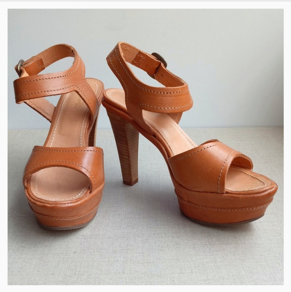 Minelli EU 37 Leather Strappy Platform Sandals